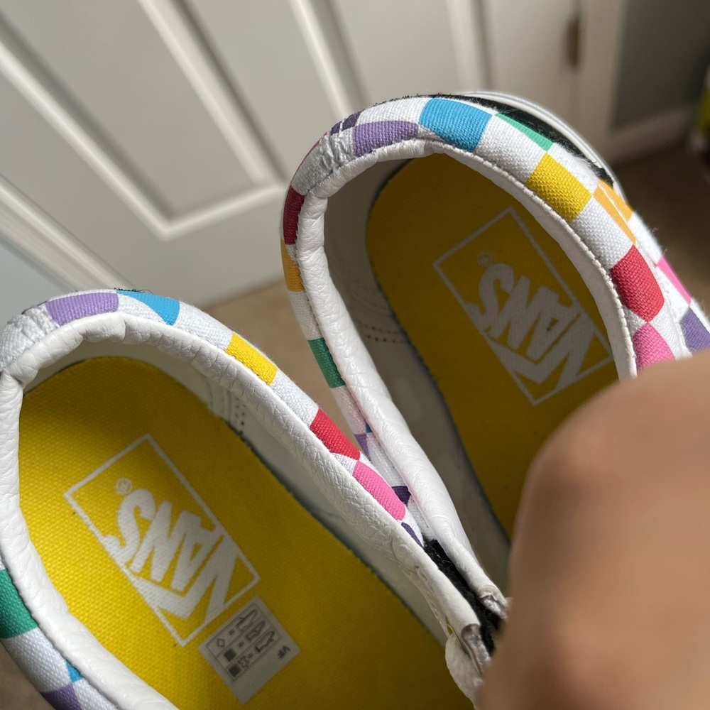 Vans - Picture 3 of 4